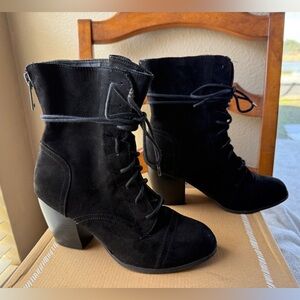The Buckle Daytrip Black Lace Up Boots Size 8 Women 3 Inch Wood Heel